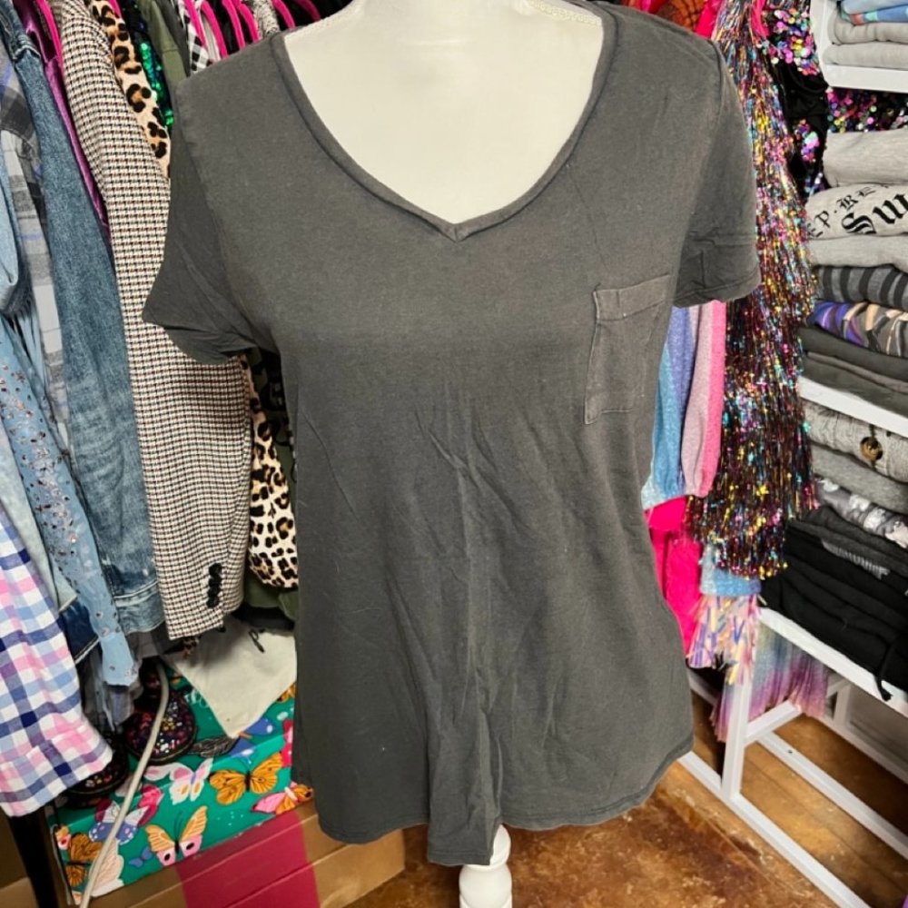 CHARCOAL POCKET TEE